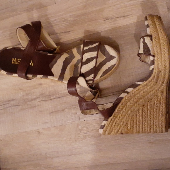 MICHEAL KORS ZEBRA PRINT WEDGES SIZE 10 - Picture 5 of 6